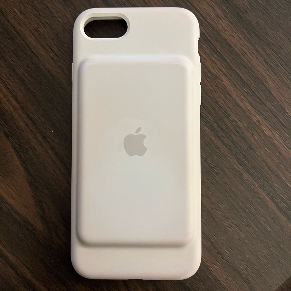 White Apple iPhone 7 Charging Case